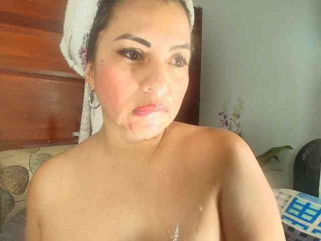 Naatashaa webcam