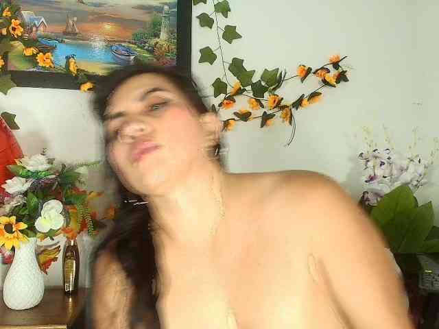 Naatashaa webcam
