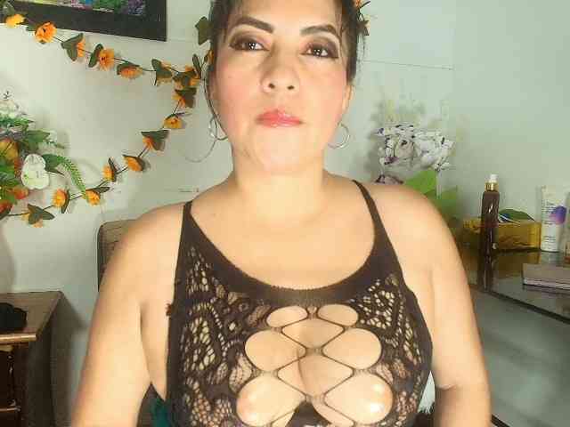 Modelo: Naatashaa