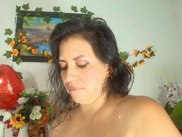 Naatashaa webcam