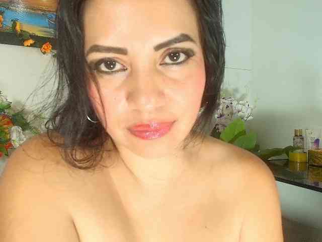 Naatashaa webcam