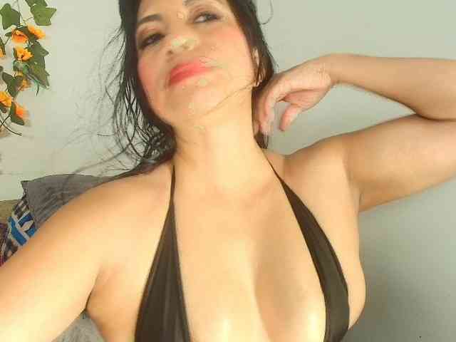 Naatashaa webcam