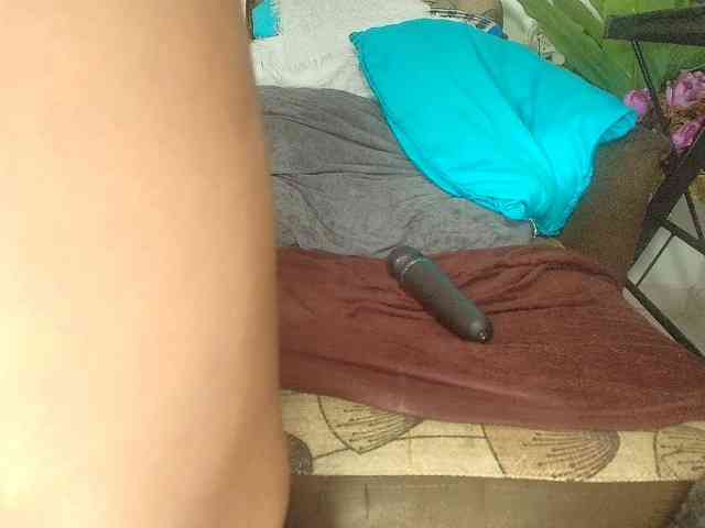 Naatashaa webcam