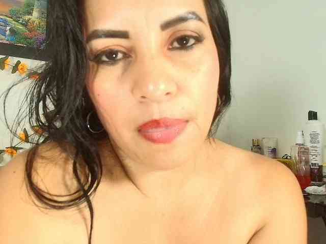 Naatashaa webcam