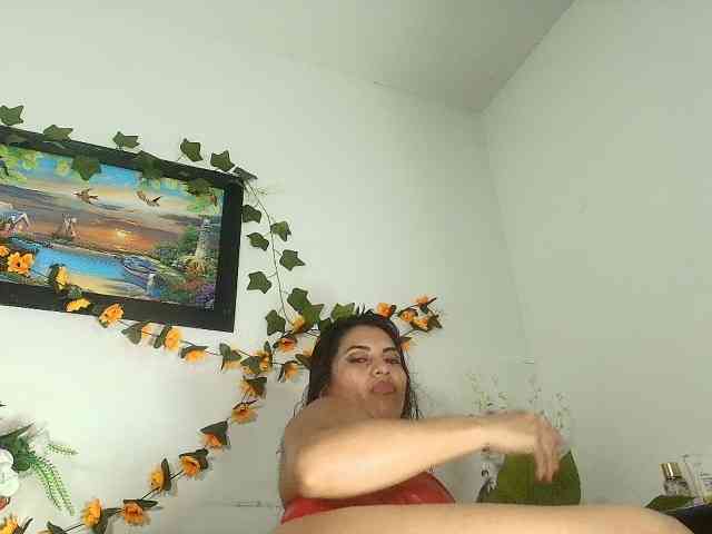 Naatashaa webcam