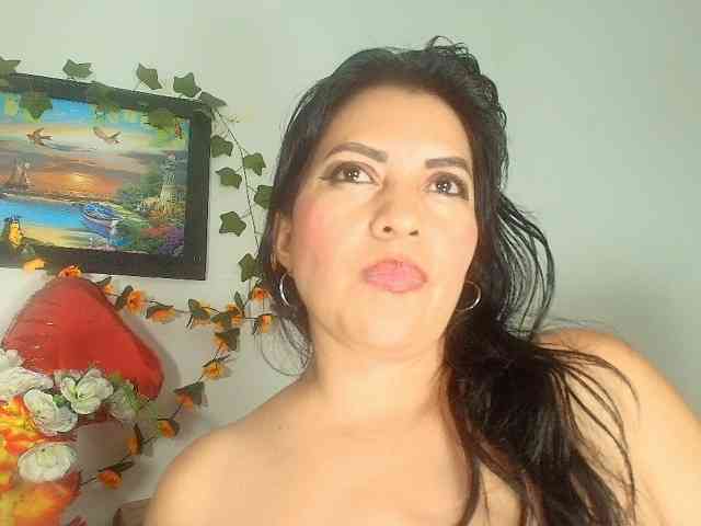 Naatashaa webcam