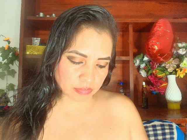 Naatashaa webcam