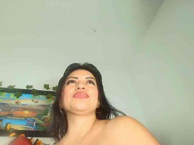 Naatashaa webcam