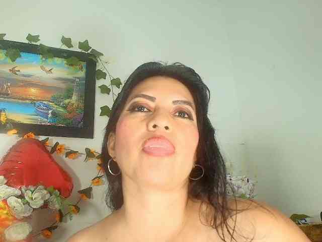 Naatashaa webcam