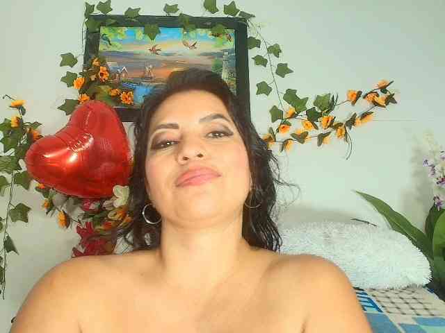 Naatashaa webcam