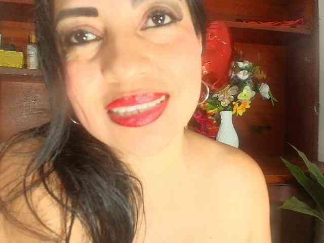 Naatashaa webcam