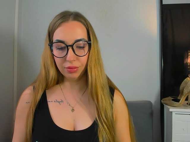AriaBeauty live cam