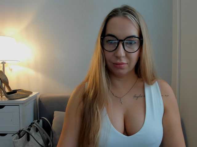 AriaBeauty live cam on BongaCams