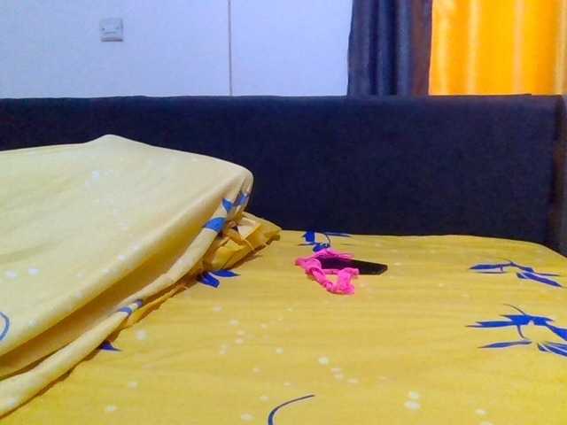 Curvey live cam on BongaCams