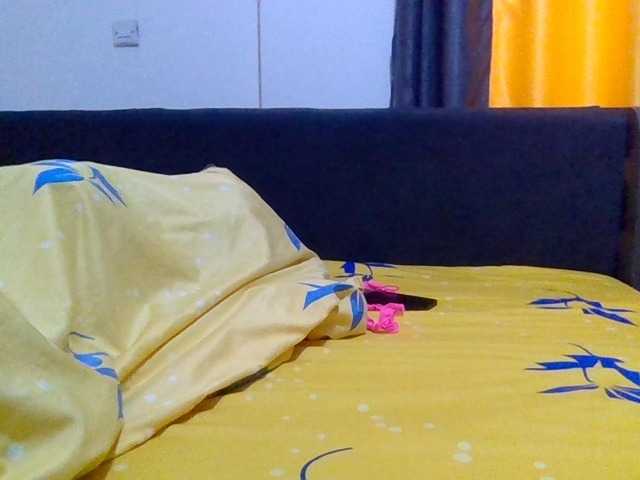 Curvey live cam on BongaCams