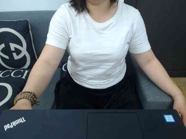 --Luna-- webcam