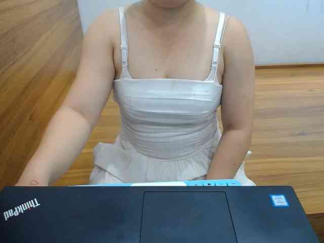 --Luna-- webcam