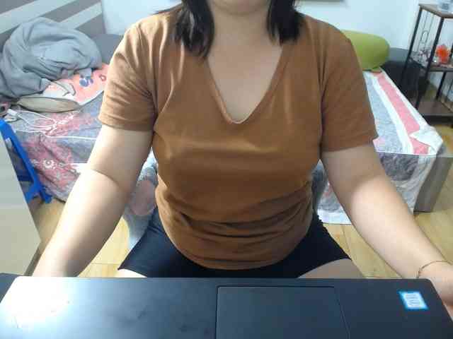 --Luna-- webcam