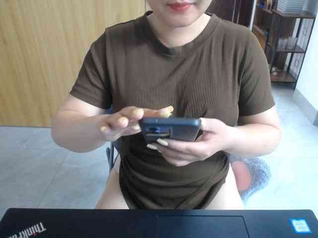 --Luna-- webcam