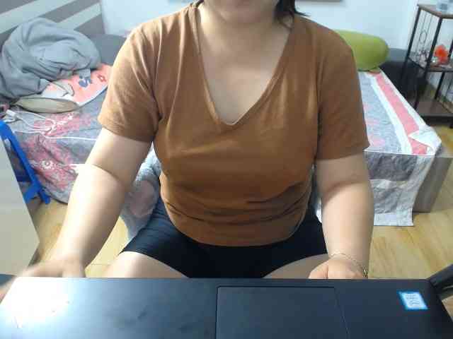 --Luna-- webcam