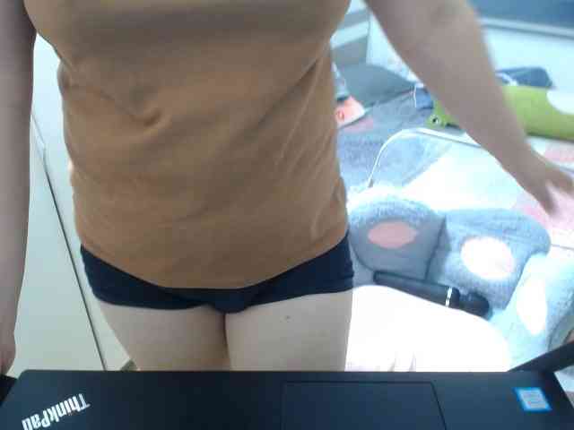 --Luna-- webcam