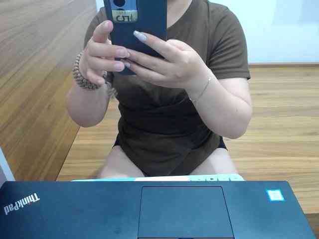 --Luna-- webcam