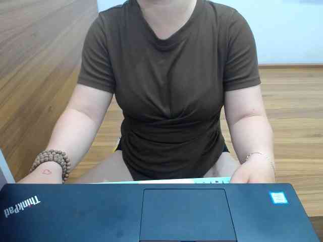 --Luna-- webcam