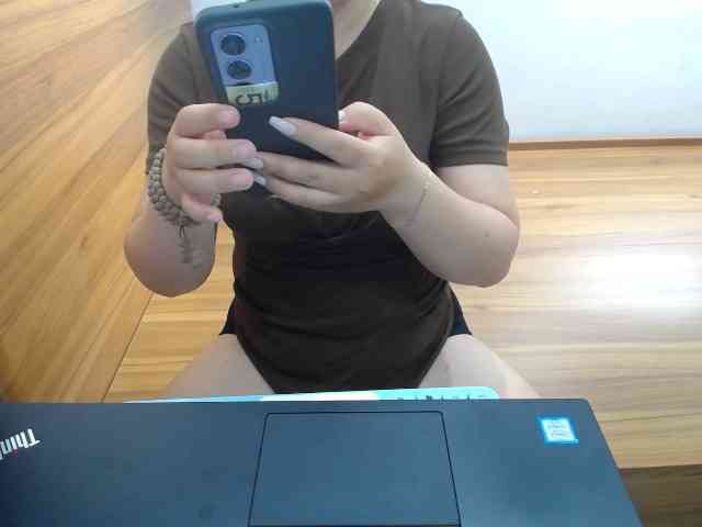 --Luna-- webcam