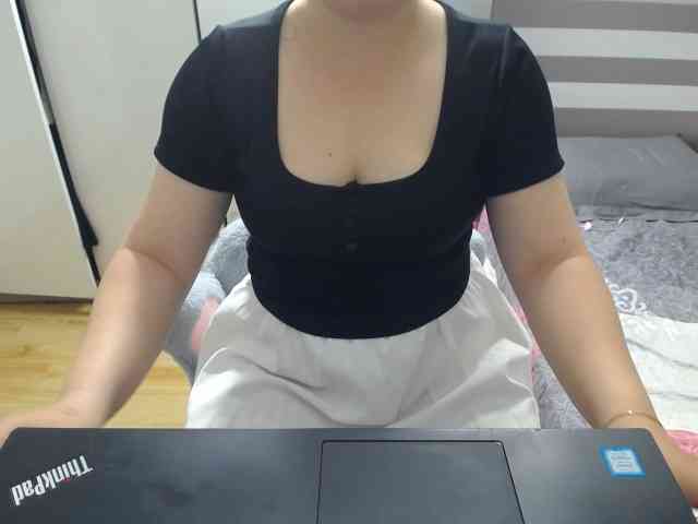 --Luna-- webcam