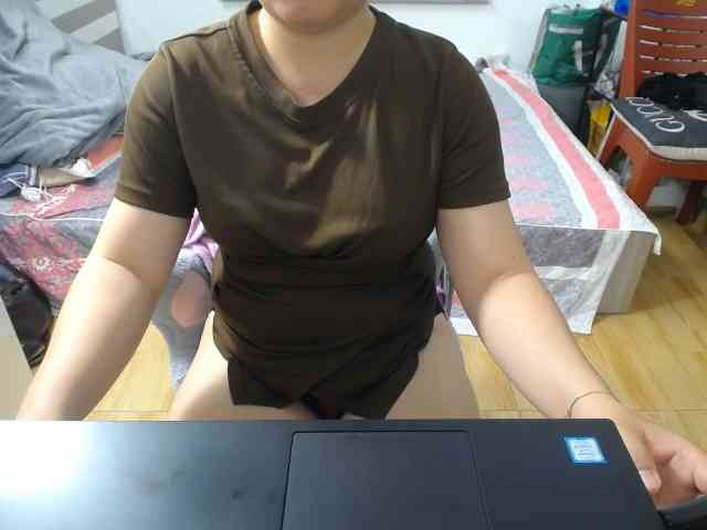 --Luna-- webcam
