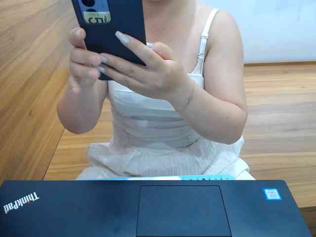--Luna-- webcam