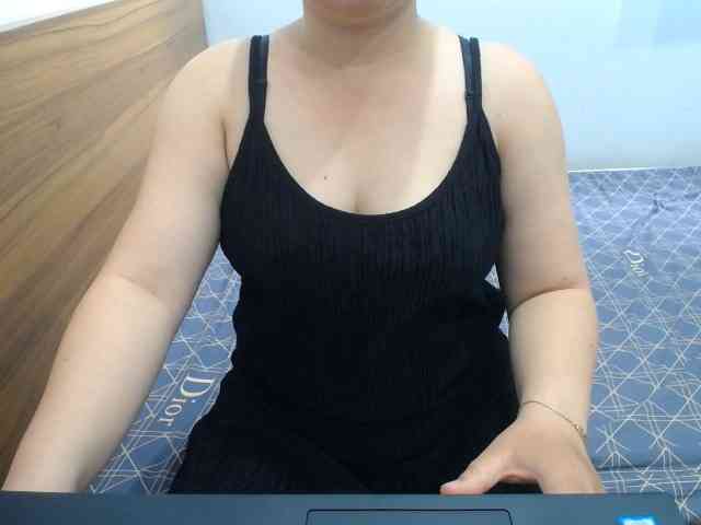 --Luna-- webcam