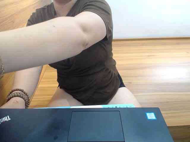 --Luna-- webcam