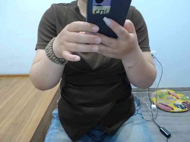 --Luna-- webcam