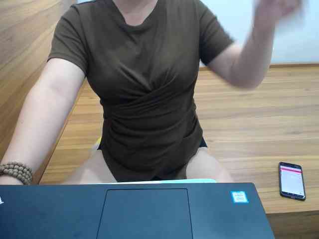 --Luna-- webcam