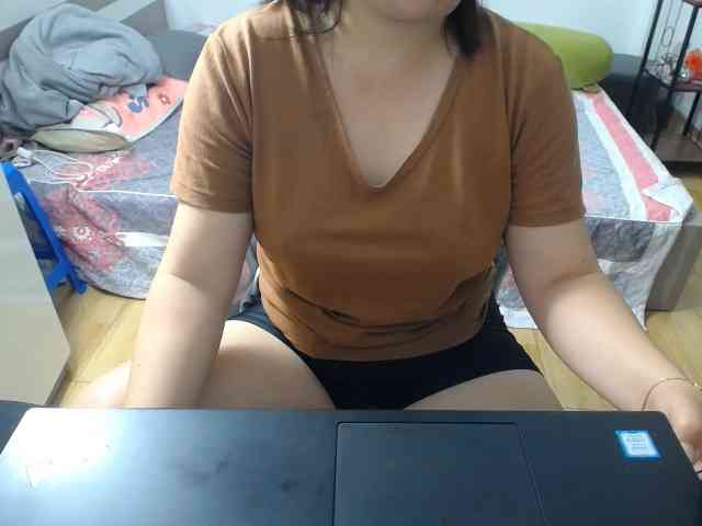--Luna-- webcam