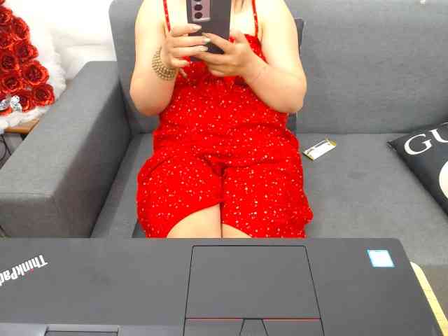--Luna-- webcam