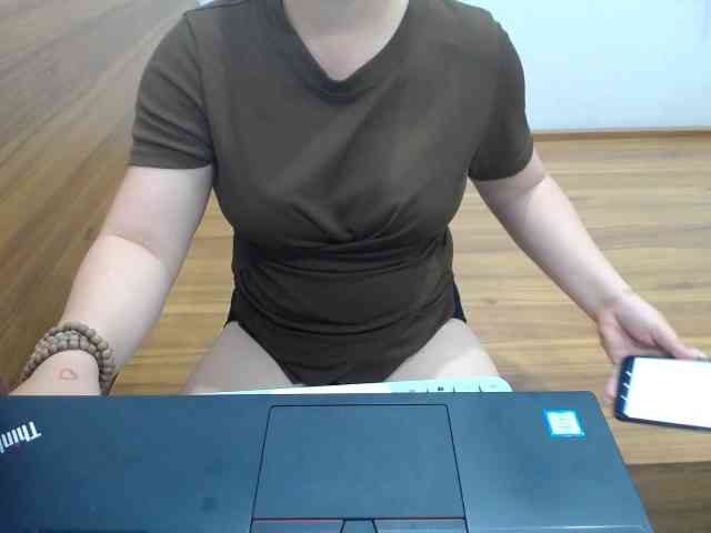 --Luna-- webcam