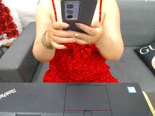 --Luna-- webcam