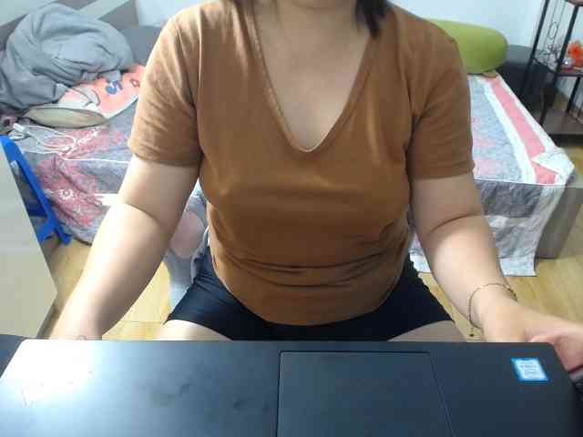 --Luna-- webcam