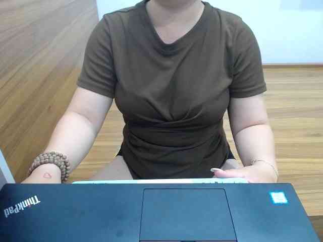 --Luna-- webcam