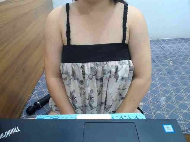 --Luna-- webcam