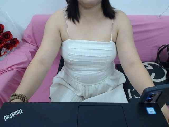 --Luna-- webcam