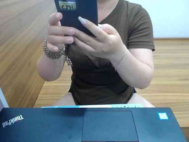 --Luna-- webcam