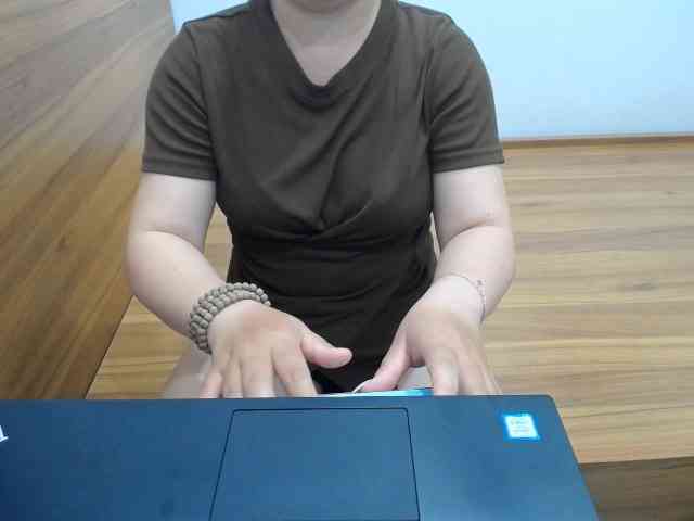 --Luna-- webcam
