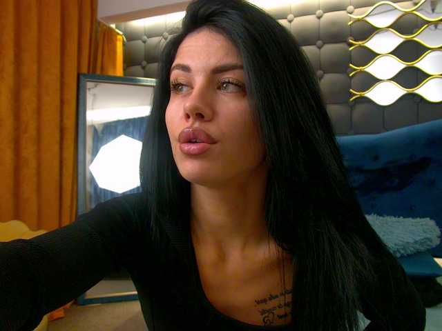 LeyaCass live cam on BongaCams