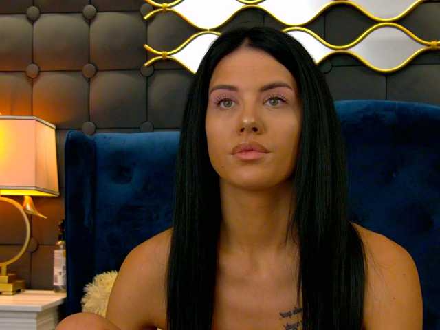 LeyaCass live cam on BongaCams