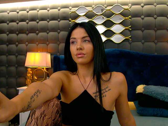 LeyaCass live cam on BongaCams