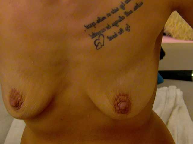 LeyaCass live cam on BongaCams