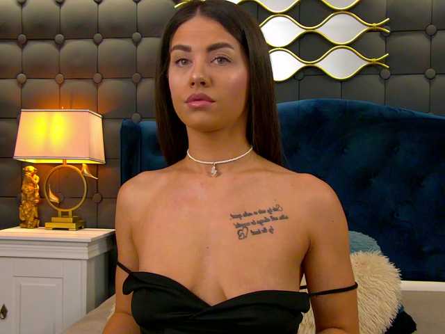 LeyaCass live cam su BongaCams